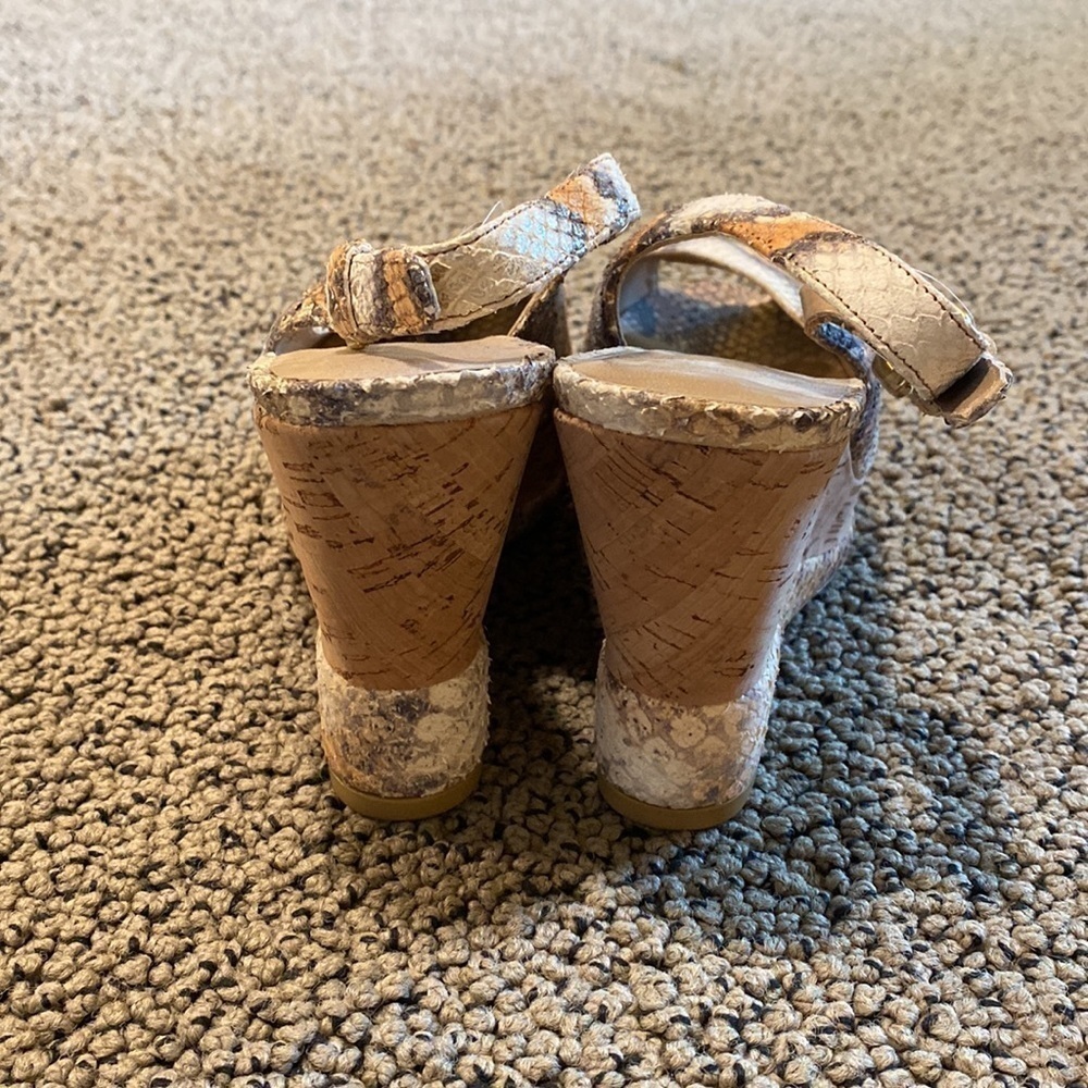 Stuart Weitzman Snakeskin Wedge Slingback Sandals Size 6.5- Like New - Picture 4 of 9